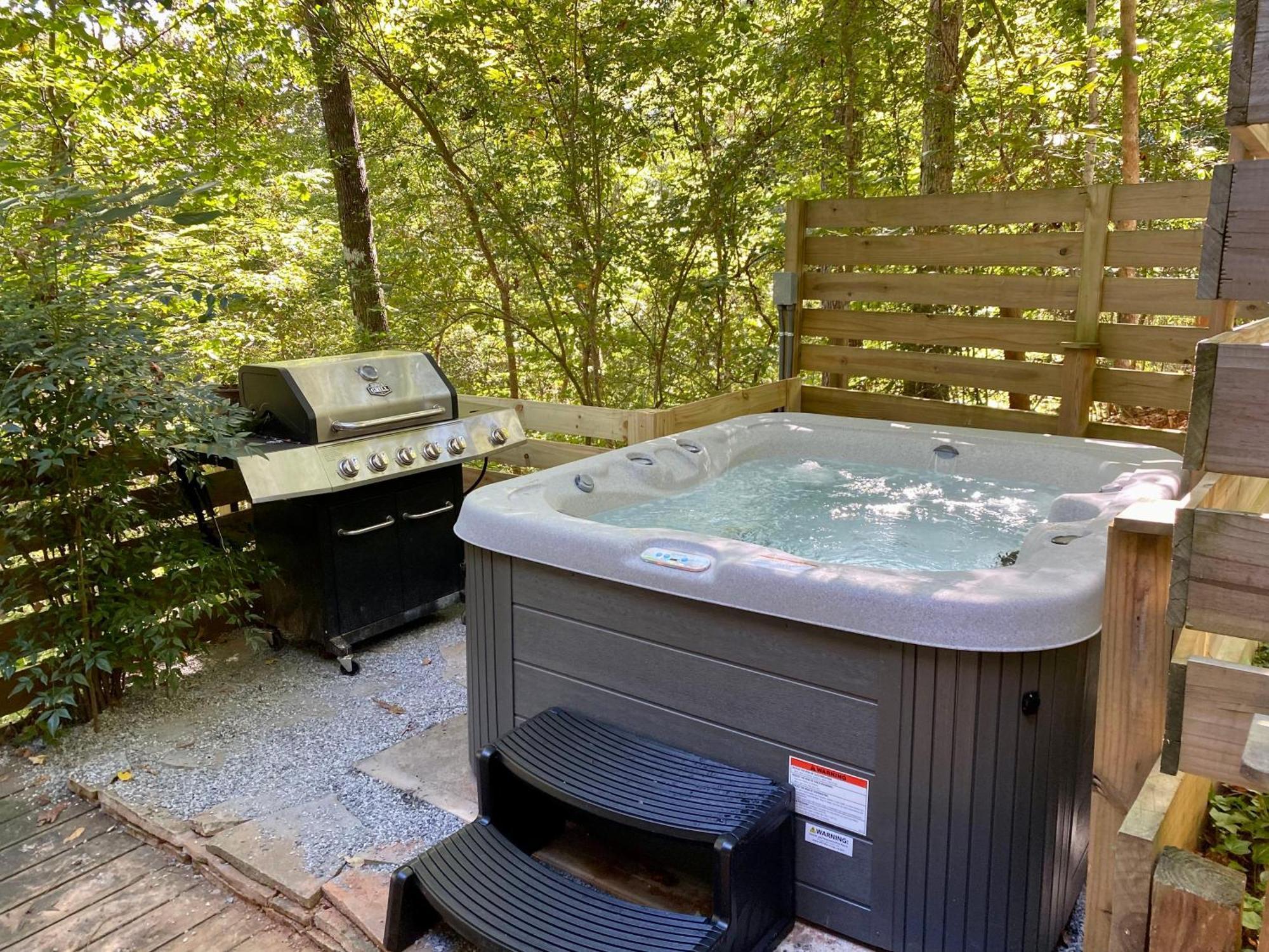 Convenient Cottage-Hot Tub, 4 Minutes To Далонега Экстерьер фото